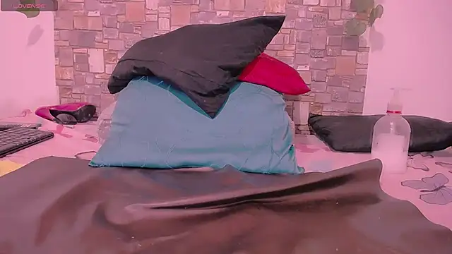 CrazyRousex online show from January 2025 02:50:01 PM