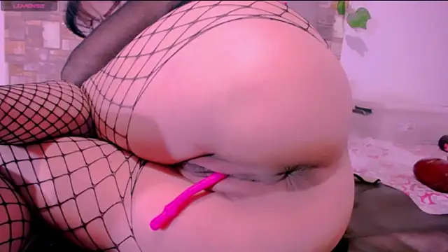 CrazyRousex online show from April 2026 03:50:01 PM