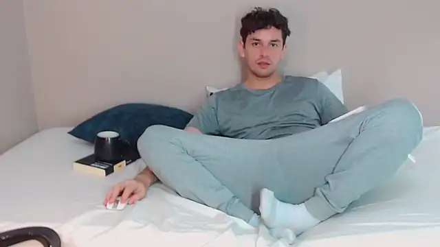 Elio555 online show from December 2024 08:00:01 PM