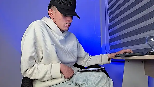 Snapshot of bastia_noooo chatting on November 2025 03:27:01 AM bastia noooo online show from November 2025 03:27:01 AM