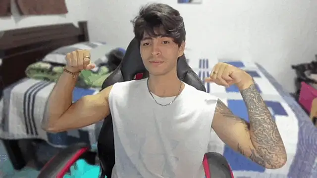 justin stark7 online show from December 2024 01:58:01 AM