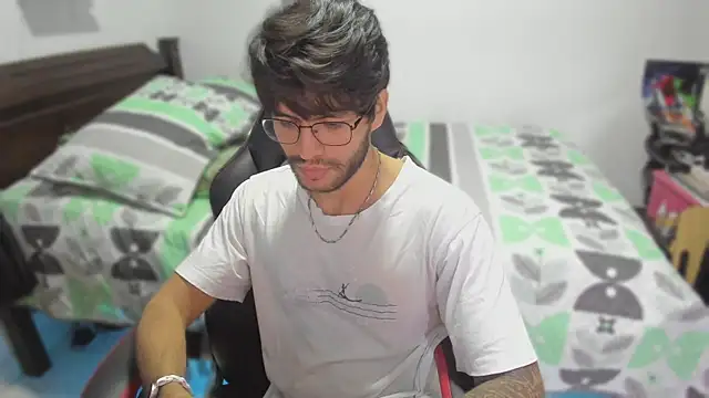 justin stark7 online show from February 2025 11:04:02 PM