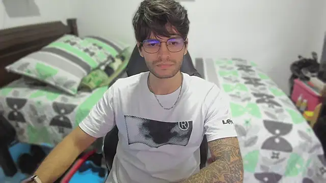 justin stark7 online show from March 2025 11:38:01 PM