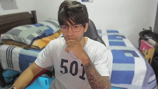 justin stark7 online show from March 2025 10:06:01 PM