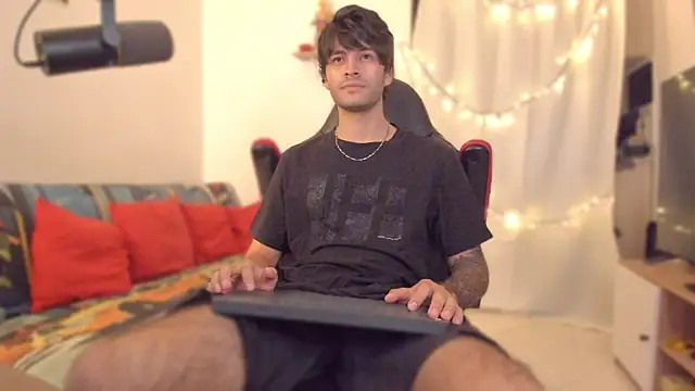 justin stark7 online show from December 2025 08:57:01 PM