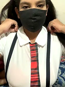 hottiess69 online show from October 2025 04:39:01 PM