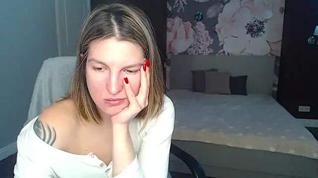 EmilyWalkeri online show from February 2025 07:50:01 AM