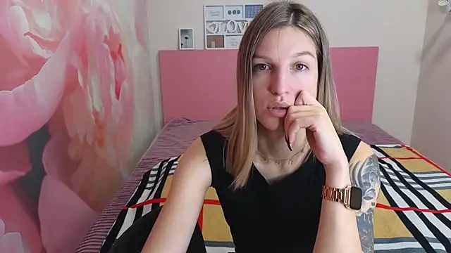 EmilyWalkeri online show from December 2025 08:08:02 AM