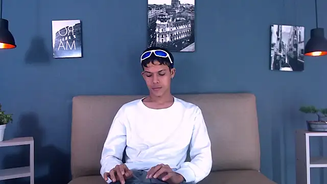 Levis Montes online show from February 2025 07:42:01 PM