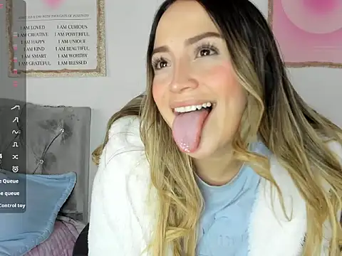 Snapshot of cindy_love2 chatting on November 2025 12:33:02 PM cindy love2 online show from November 2025 12:33:02 PM