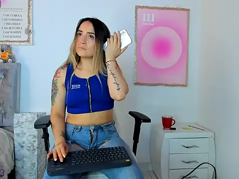 Snapshot of cindy_love2 chatting on December 2025 02:04:02 PM cindy love2 online show from December 2025 02:04:02 PM