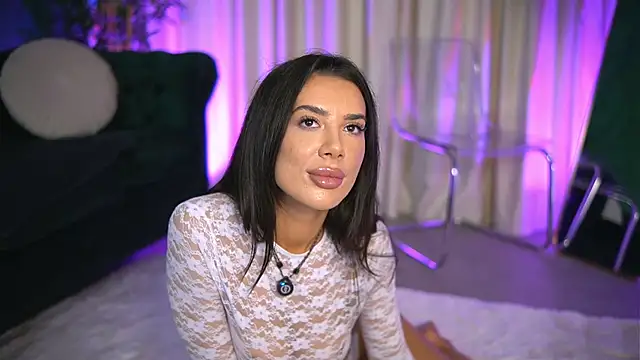 FoxieJullia online show from October 2025 05:20:02 AM