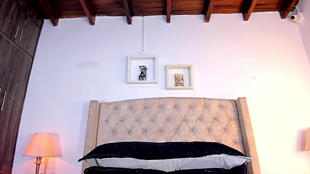 allisson m online show from December 2025 12:10:01 PM