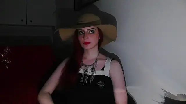 Snapshot of MoonLady chatting on January 2025 10:30:02 PM MoonLady online show from January 2025 10:30:02 PM