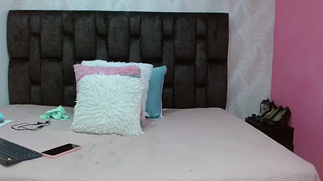 Snapshot of JuanitaDelMar chatting on February 2025 01:44:01 AM JuanitaDelMar online show from February 2025 01:44:01 AM