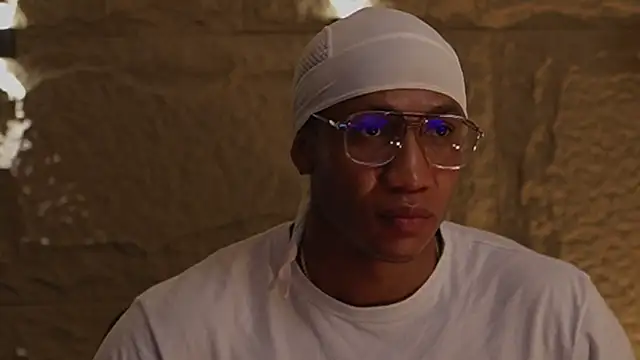 Logan Varela online show from November 2025 10:15:01 AM