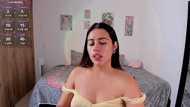 Snapshot of Agatha_Vixen chatting on November 2025 02:55:02 PM Agatha Vixen online show from November 2025 02:55:02 PM