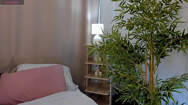 Valerie Woods online show from July 2026 12:46:01 AM