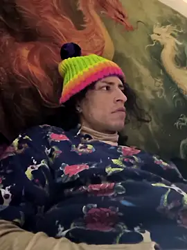 gurlnips online show from February 2026 08:32:01 AM