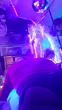 gurlnips online show from March 2026 09:07:01 PM