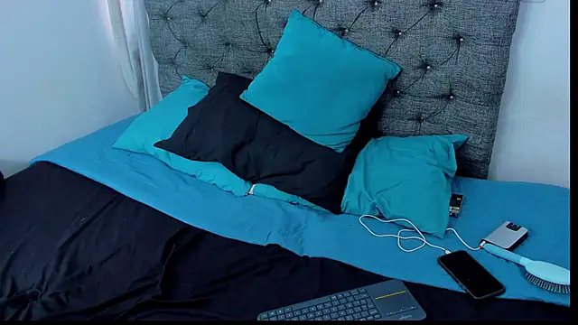 dominic smith  online show from December 2024 09:52:02 PM