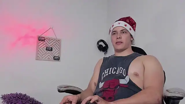 Snapshot of Alan_hadid1 chatting on December 2024 02:48:02 AM Alan hadid1 online show from December 2024 02:48:02 AM