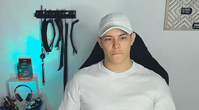 Snapshot of Alan_hadid1 chatting on January 2025 11:39:02 PM Alan hadid1 online show from January 2025 11:39:02 PM