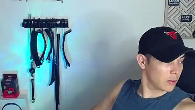 Snapshot of Alan_hadid1 chatting on January 2025 10:43:01 PM Alan hadid1 online show from January 2025 10:43:01 PM