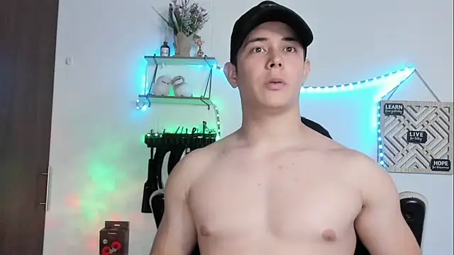 Snapshot of Alan_hadid1 chatting on February 2025 12:41:02 AM Alan hadid1 online show from February 2025 12:41:02 AM