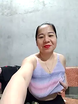 Snapshot of Queen_18200 chatting on December 2024 08:09:02 AM Queen 18200 online show from December 2024 08:09:02 AM