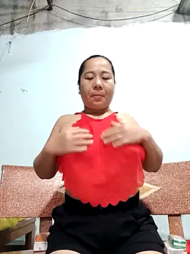 Snapshot of Queen_18200 chatting on October 2025 10:12:01 PM Queen 18200 online show from October 2025 10:12:01 PM