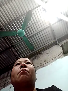 Snapshot of Queen_18200 chatting on November 2025 10:34:02 PM Queen 18200 online show from November 2025 10:34:02 PM