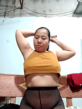 Snapshot of Queen_18200 chatting on November 2025 10:41:02 PM Queen 18200 online show from November 2025 10:41:02 PM