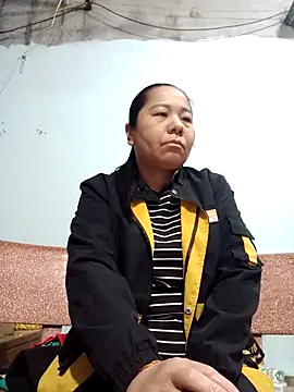 Snapshot of Queen_18200 chatting on November 2025 10:12:01 PM Queen 18200 online show from November 2025 10:12:01 PM