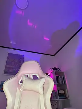 Tsuki-moon online show from November 2025 10:26:02 AM