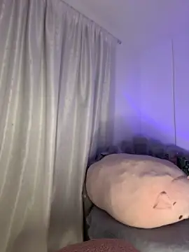 Snapshot of Tsuki-moon chatting on July 2026 03:04:01 AM Tsuki-moon online show from July 2026 03:04:01 AM