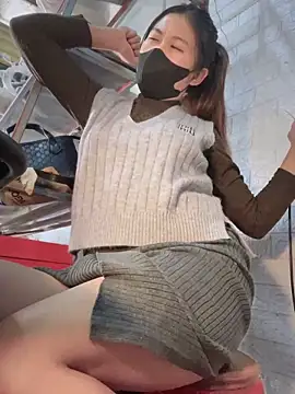 Snapshot of Tina_995 chatting on December 2024 02:21:02 AM Tina 995 online show from December 2024 02:21:02 AM