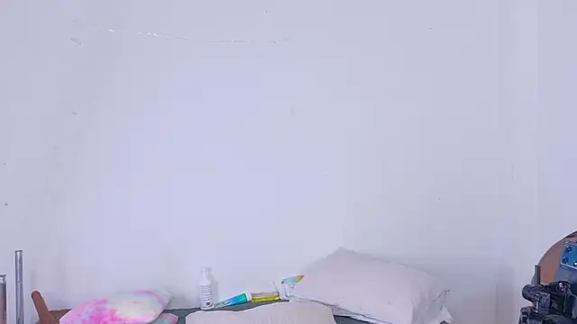 Snapshot of Chleo__ chatting on November 2025 01:11:01 PM Chleo online show from November 2025 01:11:01 PM