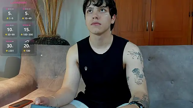 Snapshot of bravoboreal chatting on December 2025 06:05:01 PM bravoboreal online show from December 2025 06:05:01 PM