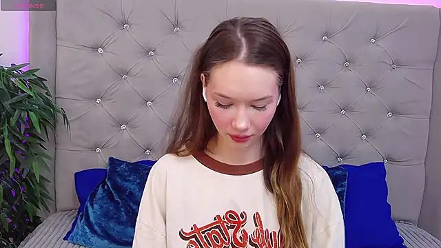 Snapshot of KateVon chatting on March 2025 03:30:02 AM KateVon online show from March 2025 03:30:02 AM