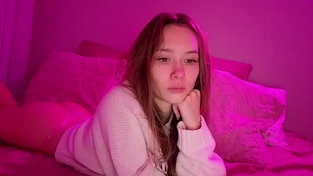 Snapshot of KateVon chatting on September 2025 09:05:02 PM KateVon online show from September 2025 09:05:02 PM