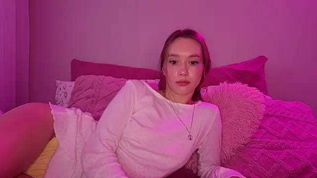 Snapshot of KateVon chatting on October 2025 01:29:02 PM KateVon online show from October 2025 01:29:02 PM