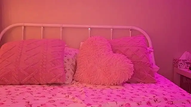 Snapshot of KateVon chatting on November 2025 05:10:01 AM KateVon online show from November 2025 05:10:01 AM