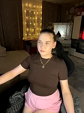 Snapshot of Lexi_noah chatting on November 2025 09:27:01 PM Lexi noah online show from November 2025 09:27:01 PM