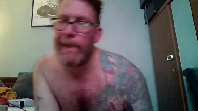 Snapshot of Tattooednakedguy chatting on January 2025 12:28:01 AM Tattooednakedguy online show from January 2025 12:28:01 AM
