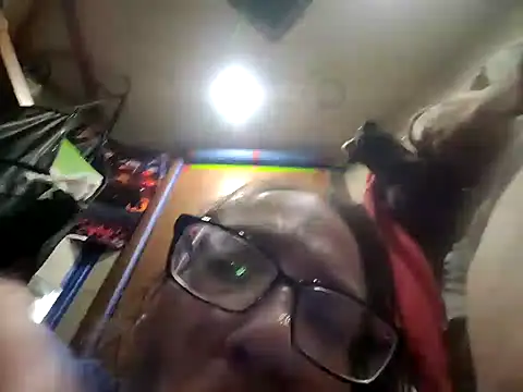 ILUV2TUCHMYKITTY online show from October 2025 01:29:01 PM