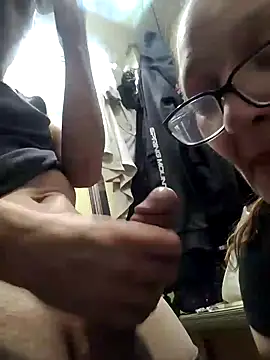 ILUV2TUCHMYKITTY online show from November 2025 02:54:01 PM