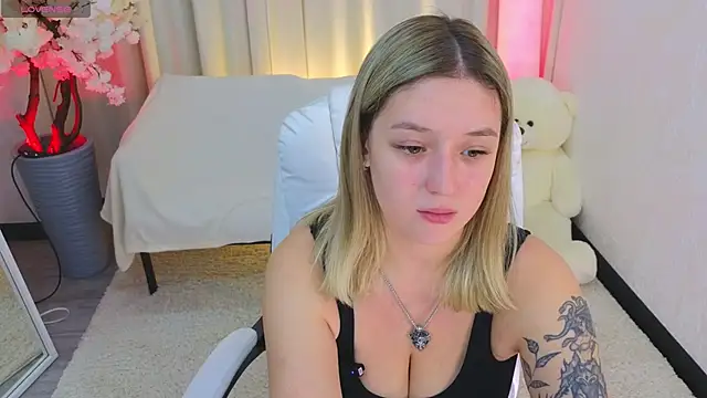 Snapshot of JessRosen chatting on November 2025 03:30:01 AM JessRosen online show from November 2025 03:30:01 AM