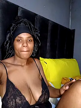 Snapshot of SexySlenderLexy chatting on March 2026 06:14:01 AM SexySlenderLexy online show from March 2026 06:14:01 AM
