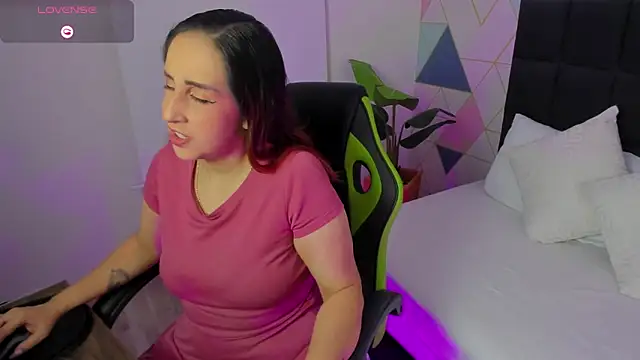 Snapshot of jadde13_ chatting on October 2025 07:55:01 PM jadde13 online show from October 2025 07:55:01 PM